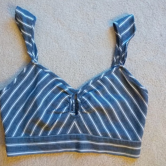 **BRAND NEW** AMERICAN EAGLE BLUE & WHITE CROP TOP - Picture 1 of 7